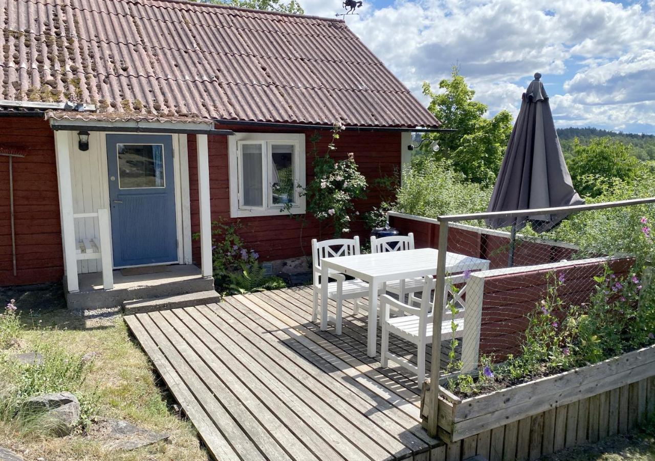 18Th Century Farm Cottage Valdemarsvik Exteriör bild