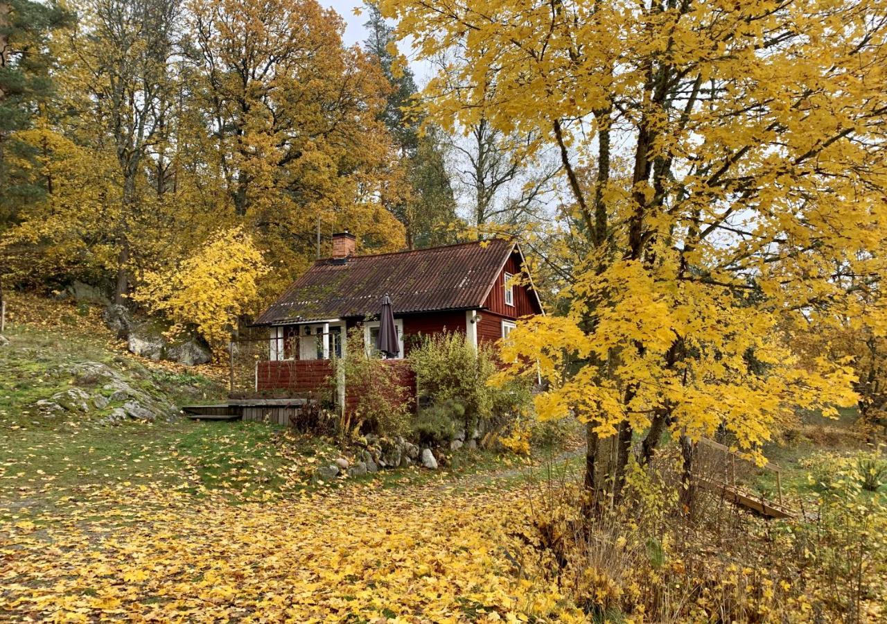 18Th Century Farm Cottage Valdemarsvik Exteriör bild