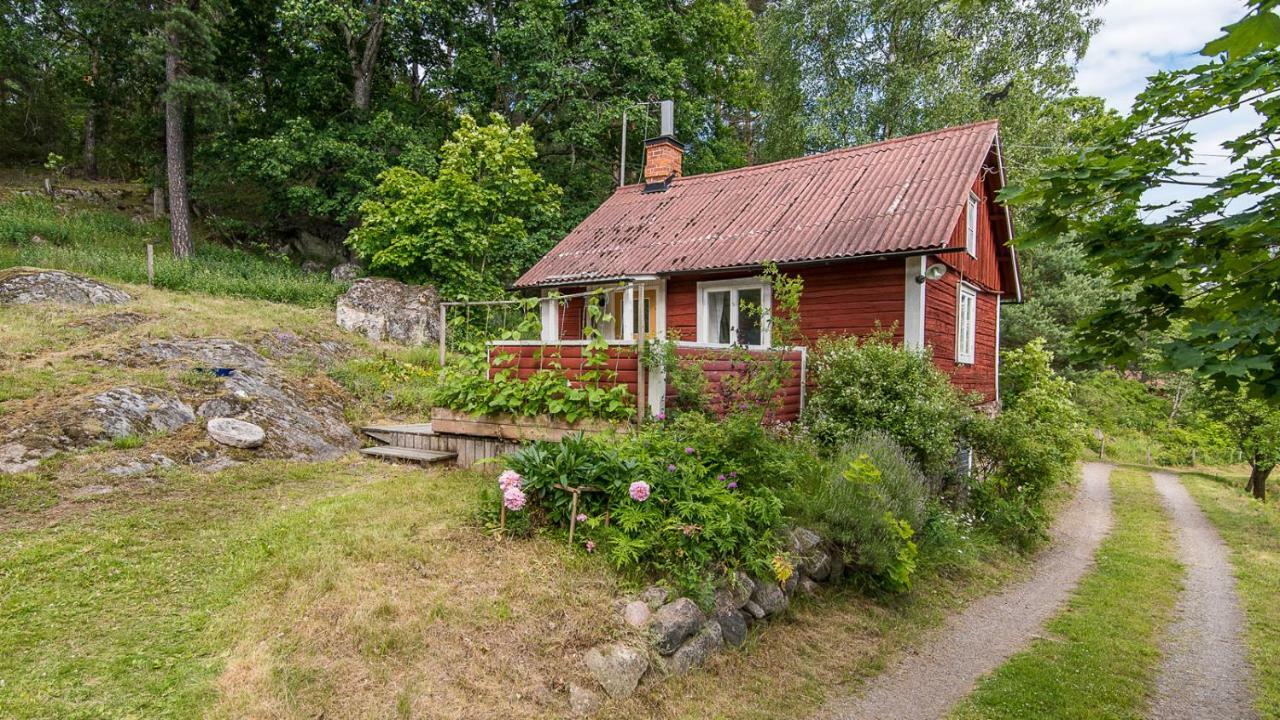 18Th Century Farm Cottage Valdemarsvik Exteriör bild